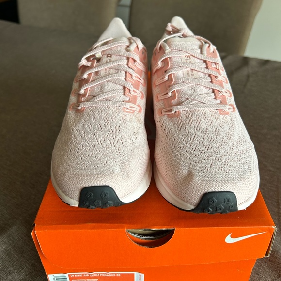 Nike Air Zoom Pegasus 36- sparkle pink- size 9 - Picture 3 of 4